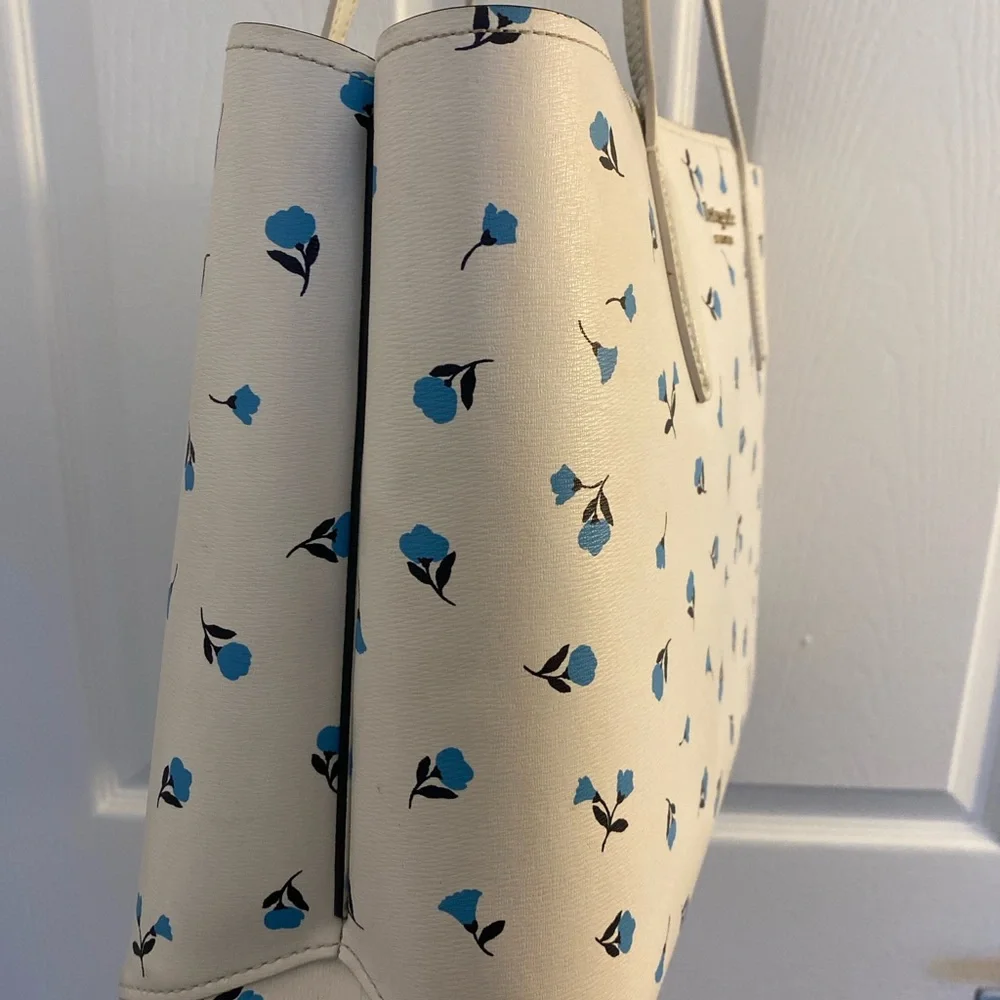 Kate Spade All Day Bloom Large Tote - Picture 4 of 7